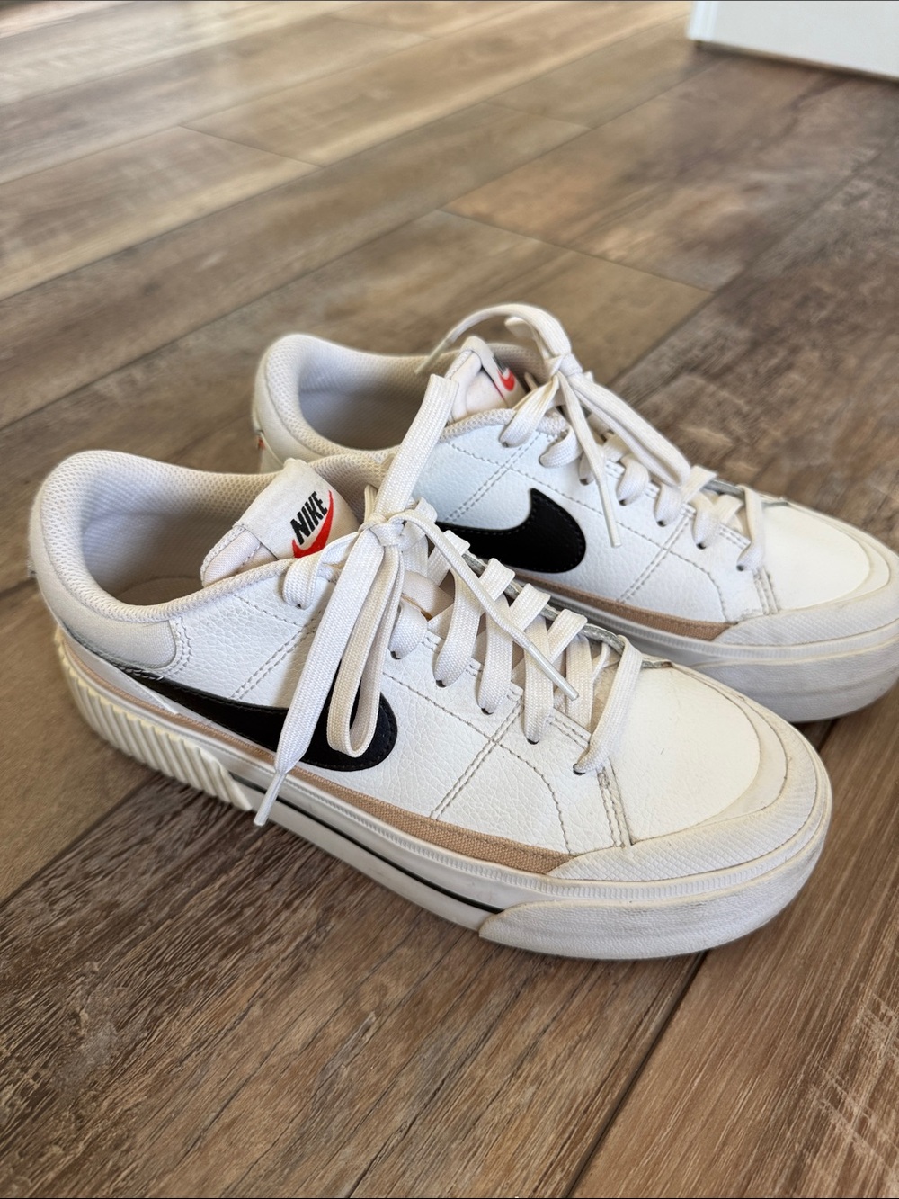 Good Used Condition Nike Court Legacy Sneakers